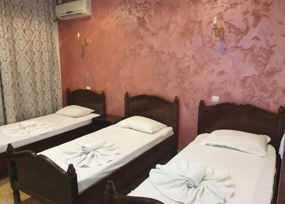 Jiul Hotel 2*