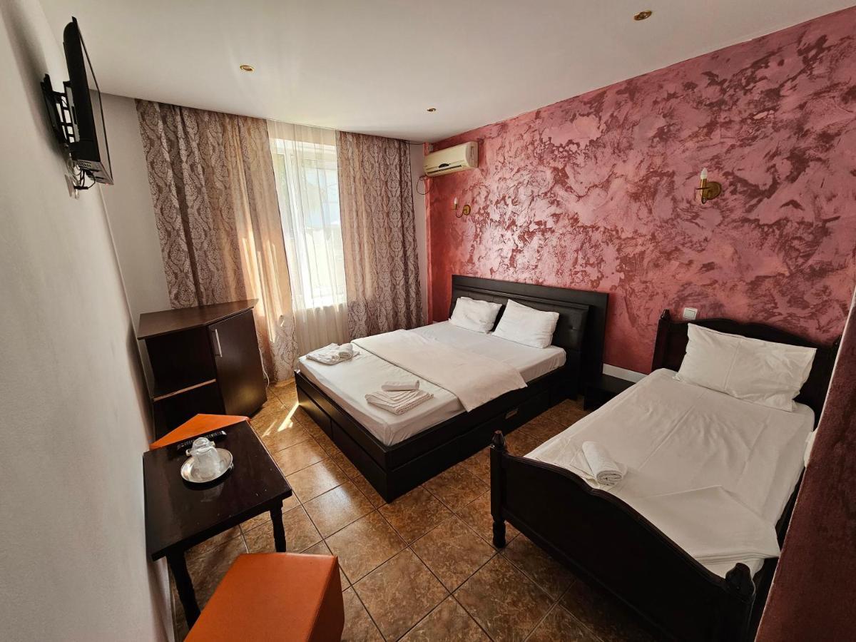 Jiul Hotel 2*